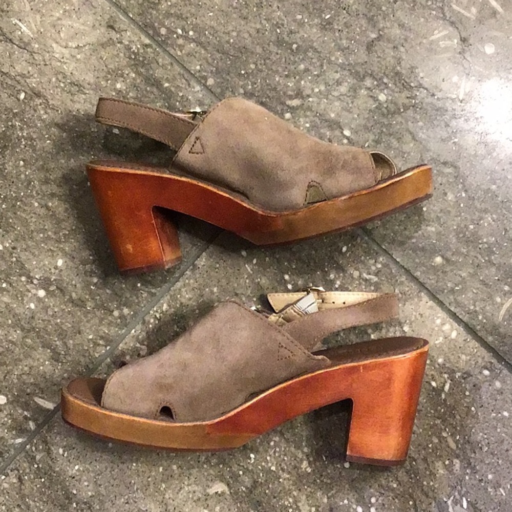 Latigo Iris tan leather sandals, 8.5 - Picture 3 of 16